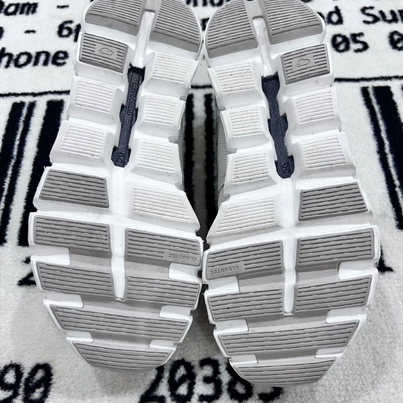 On Cloud 6 Women Running Casual Shoes - Pearl White Colorway - Picture 7 of 9